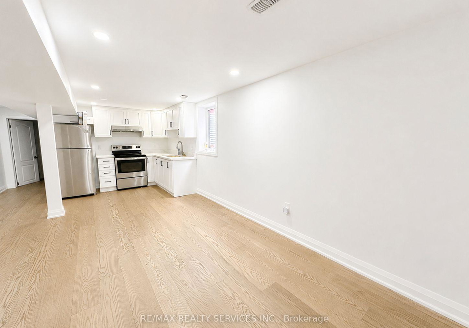 32-trewartha-crescent-brampton-ontario-w13726114