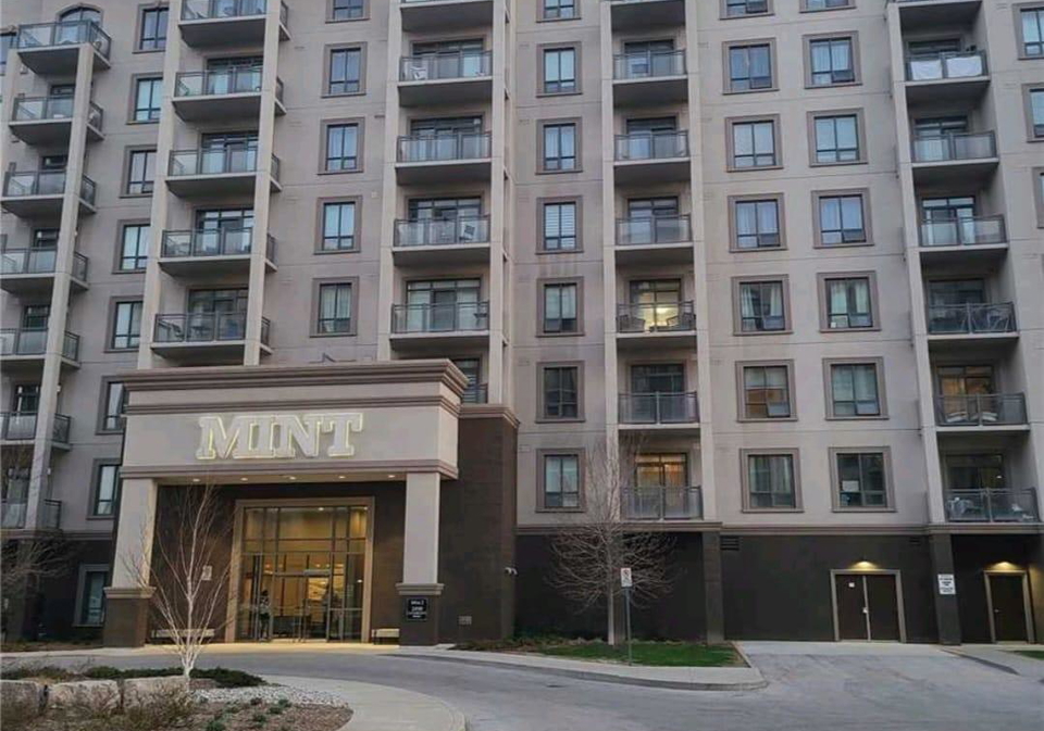 2490-old-bronte-road-oakville-ontario-w13726128
