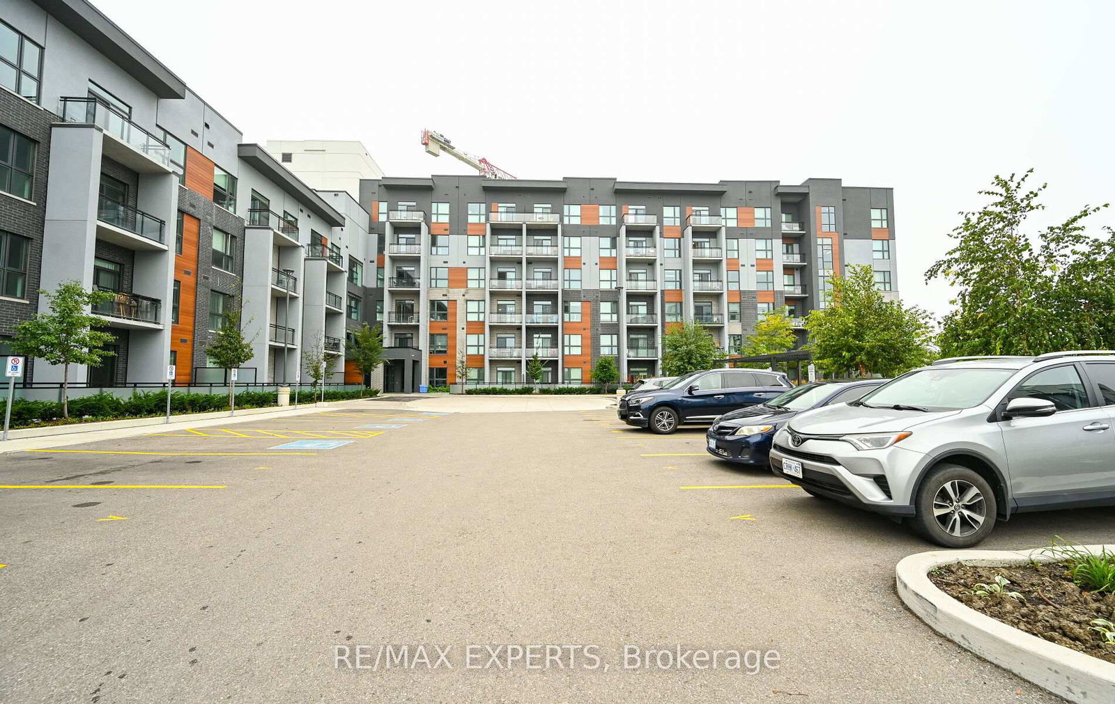 95-dundas-street-w-oakville-ontario-w13726594