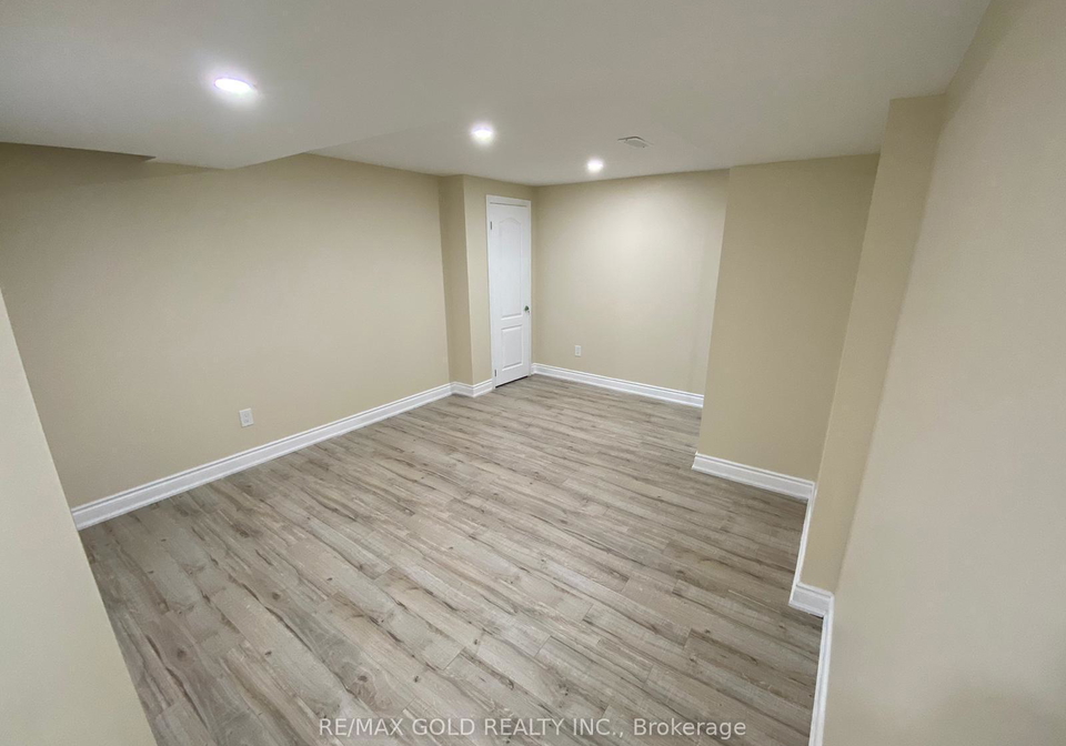 1664-norris-circle-milton-ontario-w13726894