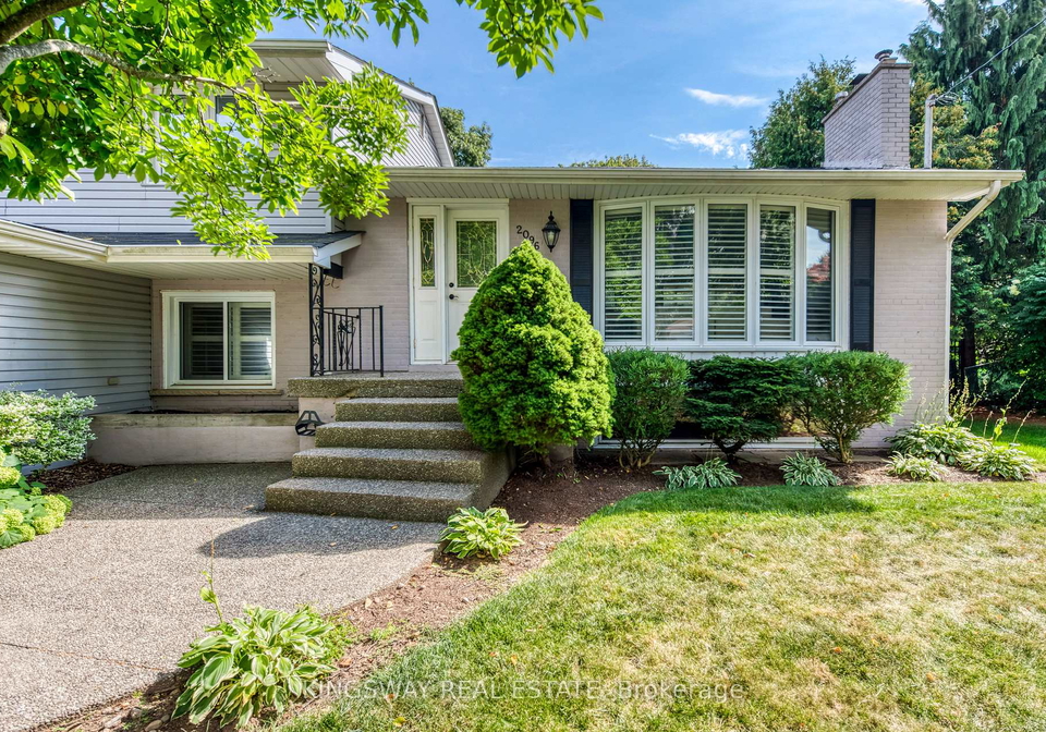 2096-salvator-boulevard-oakville-ontario-w13726964