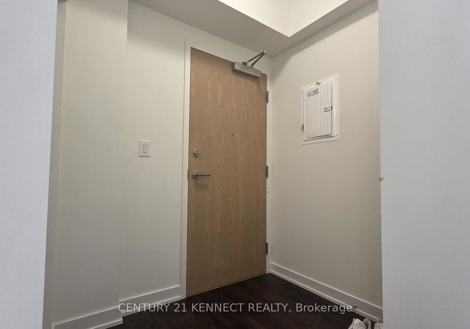 2825-jane-street-toronto-york-ontario-w13727152