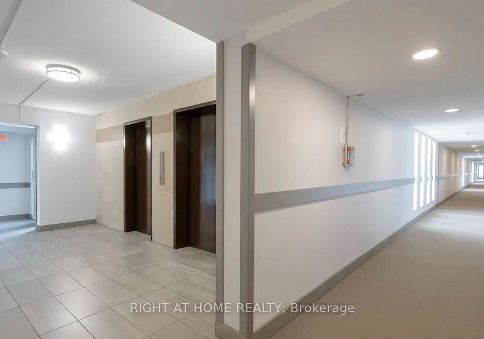 4689-jane-street-toronto-york-ontario-w13727182