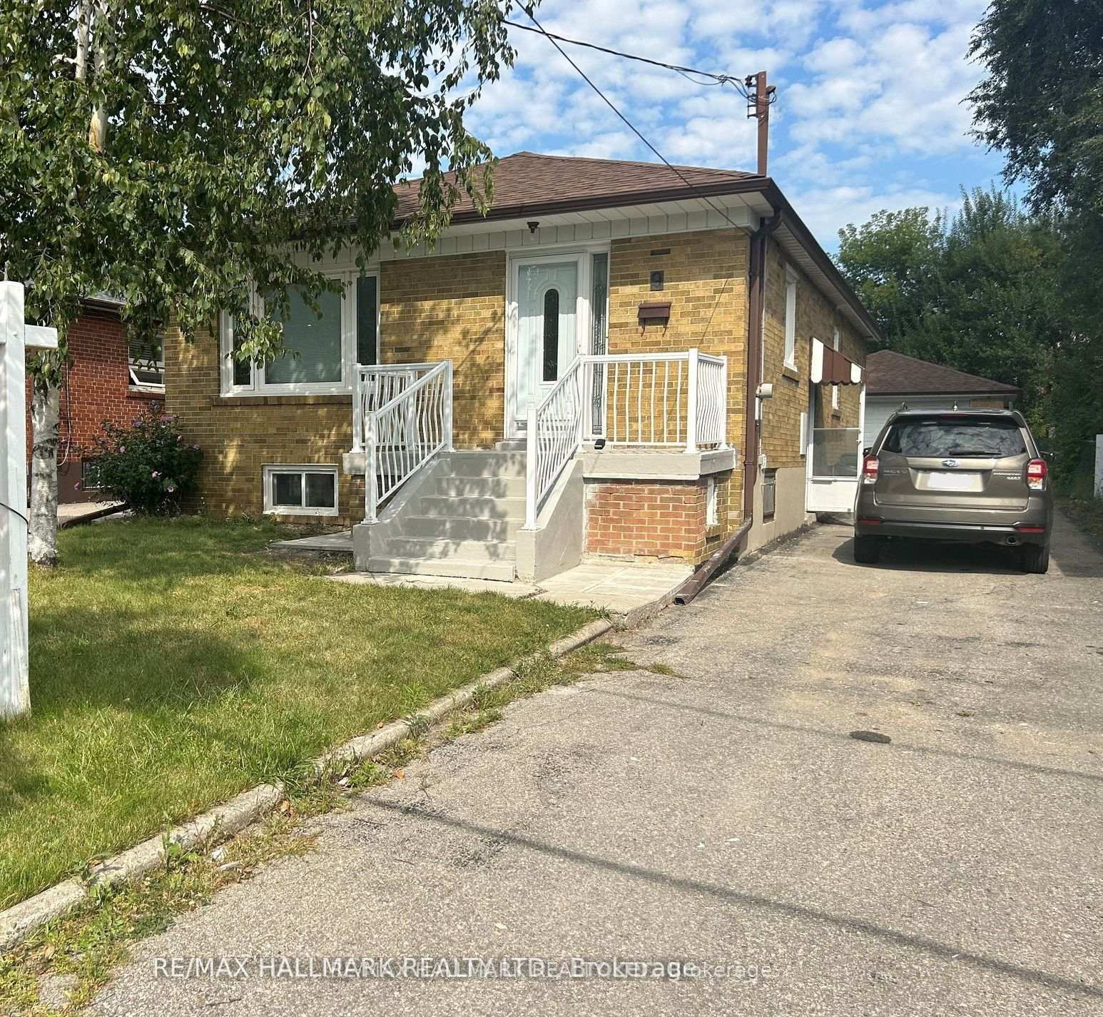 9-macleod-street-toronto-north-york-ontario-w13727202