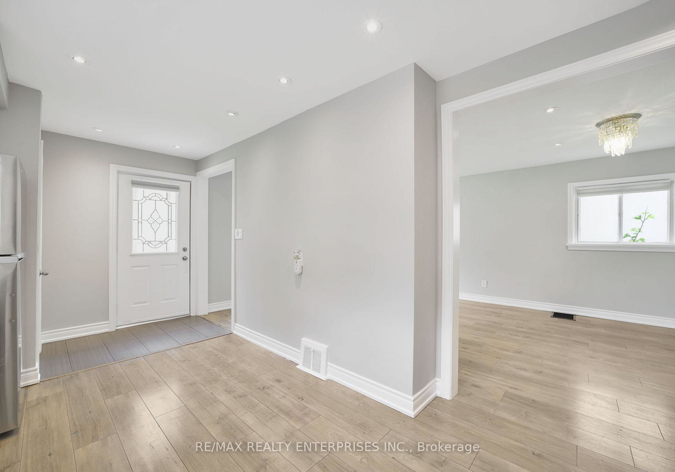 15-delroy-drive-toronto-etobicoke-ontario-w13727388