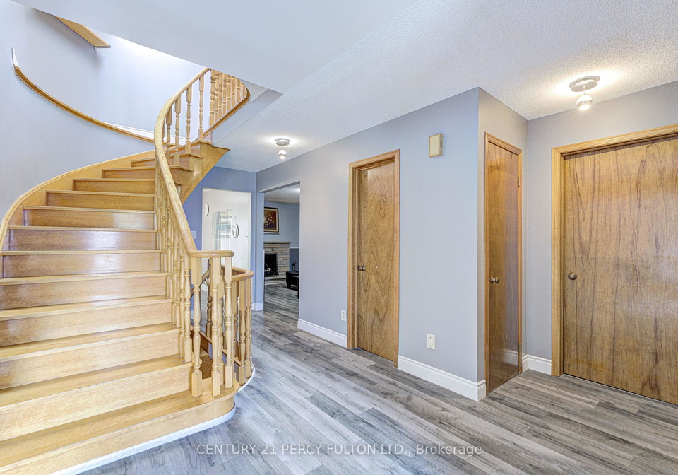 1042-wetherby-lane-mississauga-ontario-w13727444