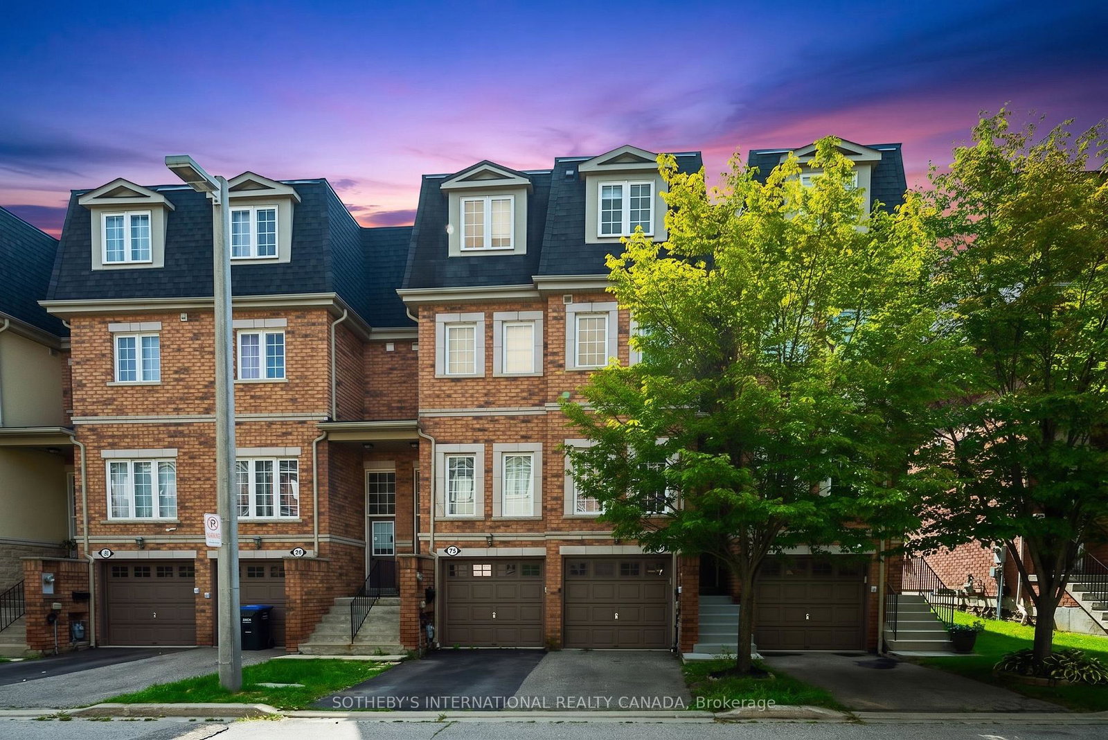 435-hensall-circle-mississauga-ontario-w13727740