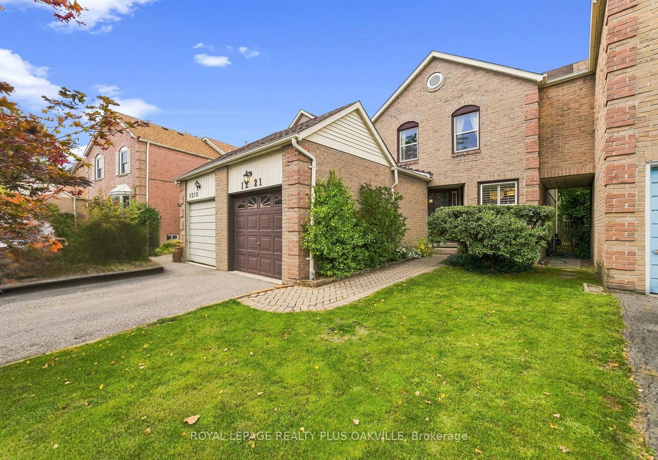 1221-hedgestone-crescent-oakville-ontario-w13728040
