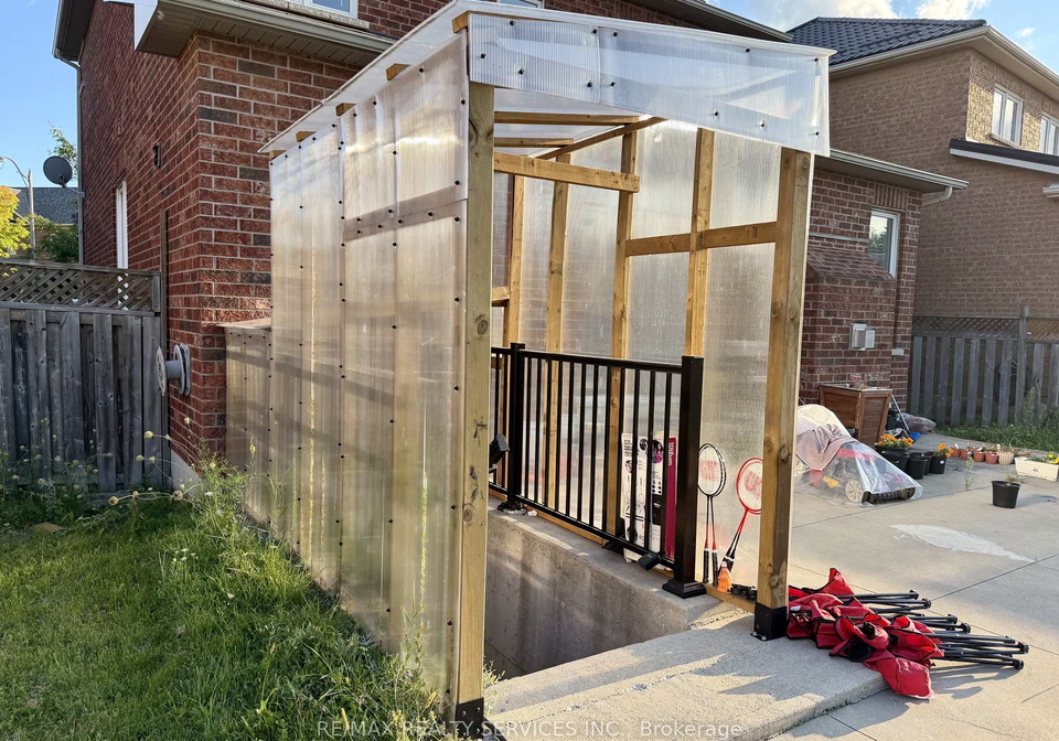 35-seahorse-avenue-brampton-ontario-w13728298