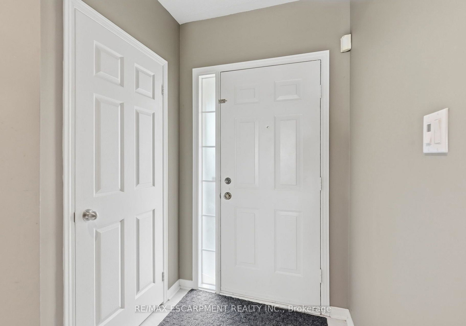 5213-thornburn-drive-burlington-ontario-w13728568