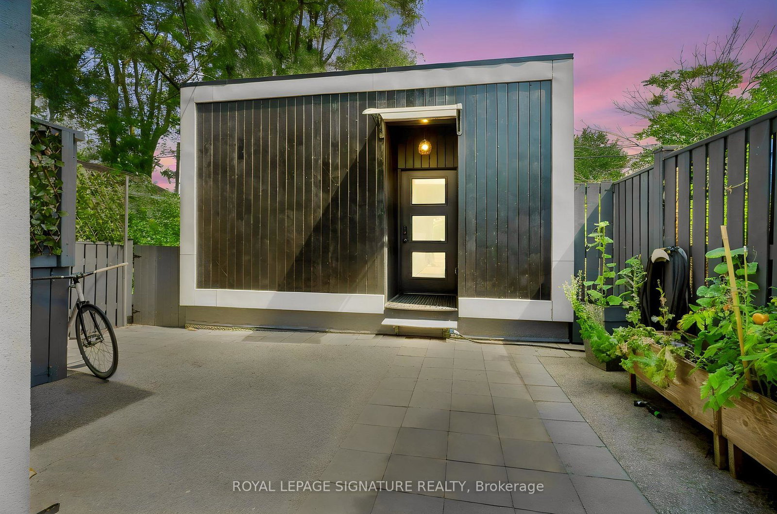 9-parker-avenue-toronto-etobicoke-ontario-w13728704