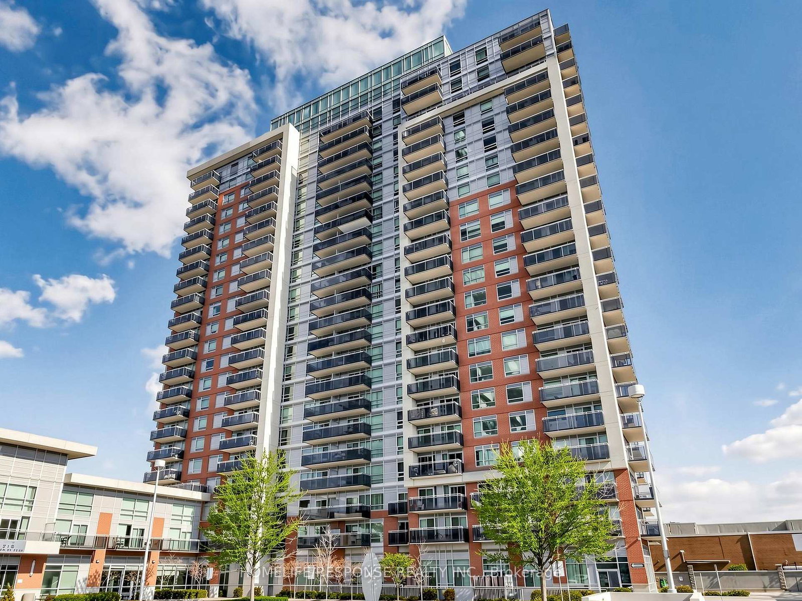 215-queen-street-e-brampton-ontario-w13728774