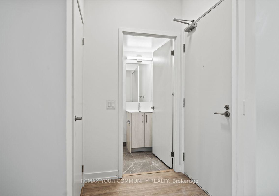 4010-eglinton-avenue-toronto-etobicoke-ontario-w13728886