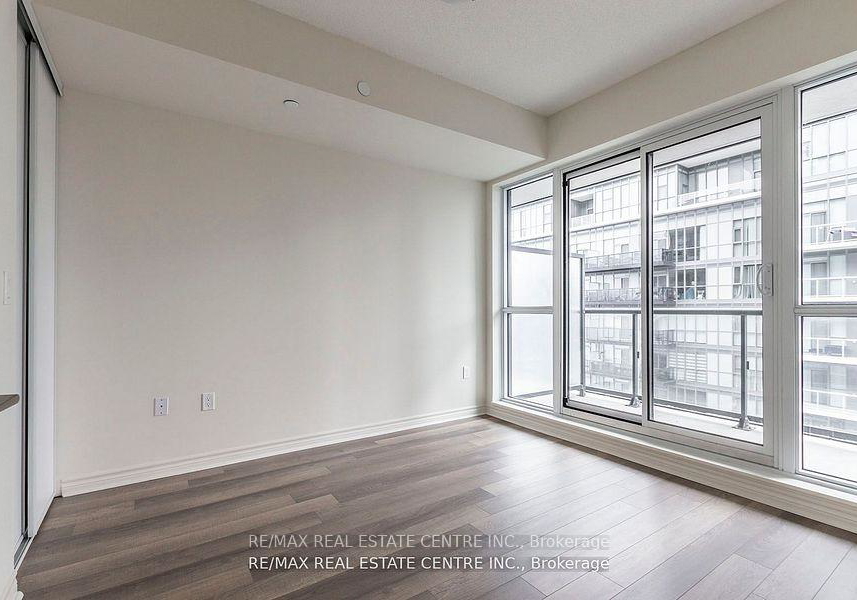 39-annie-craig-drive-toronto-etobicoke-ontario-w13729110
