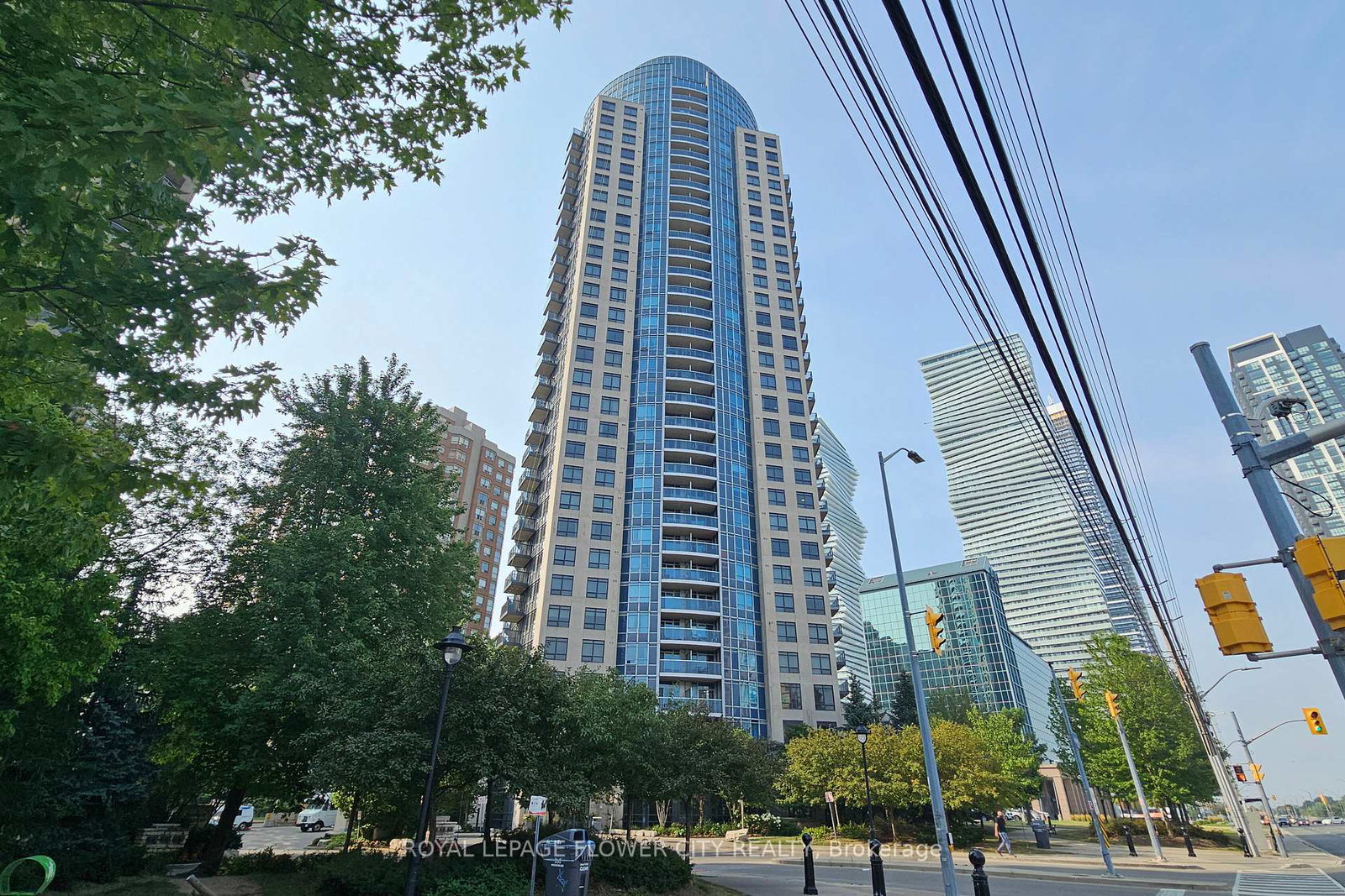 330-burnhamthorpe-road-w-mississauga-ontario-w13729280