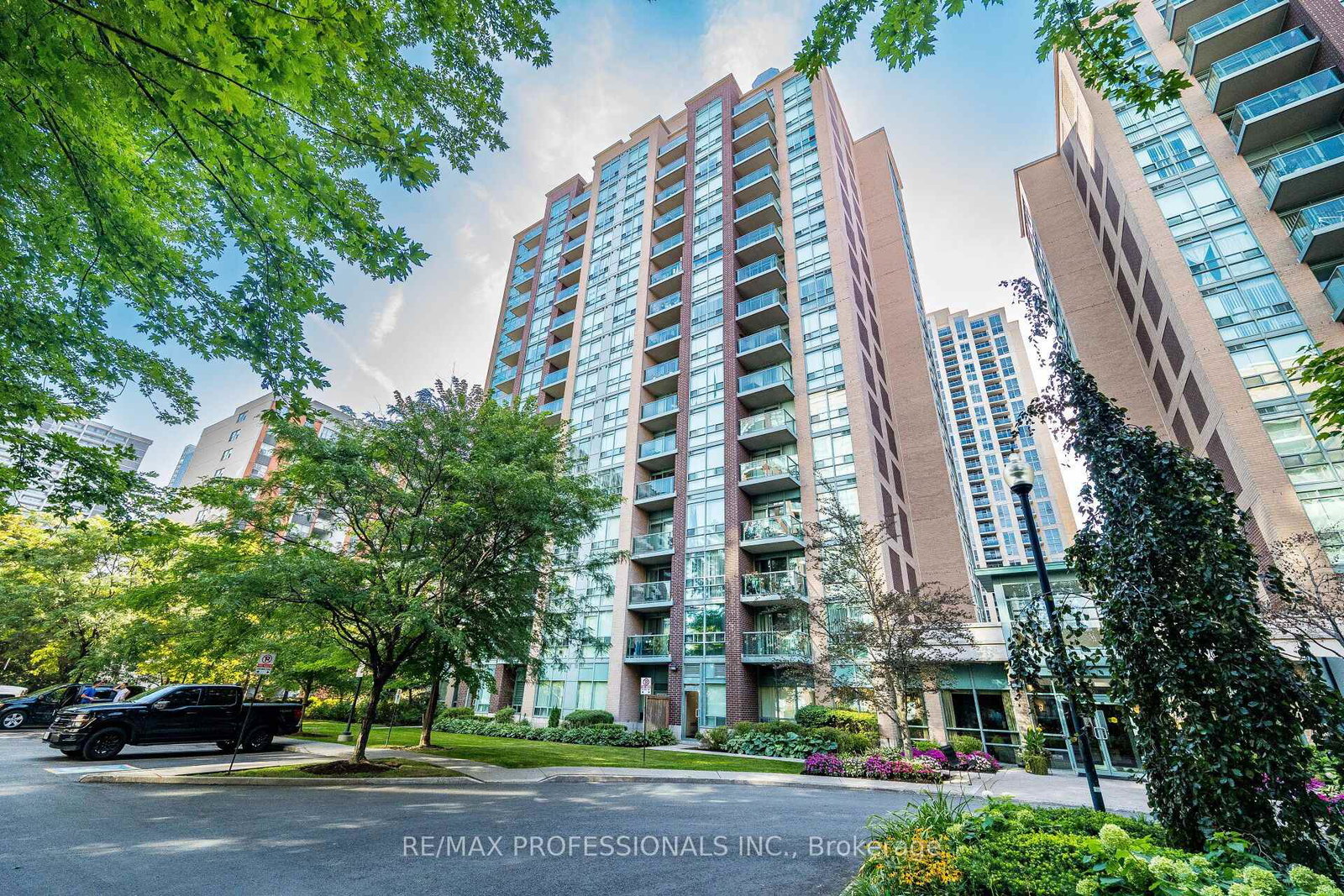 7-michael-power-place-toronto-etobicoke-ontario-w13729476