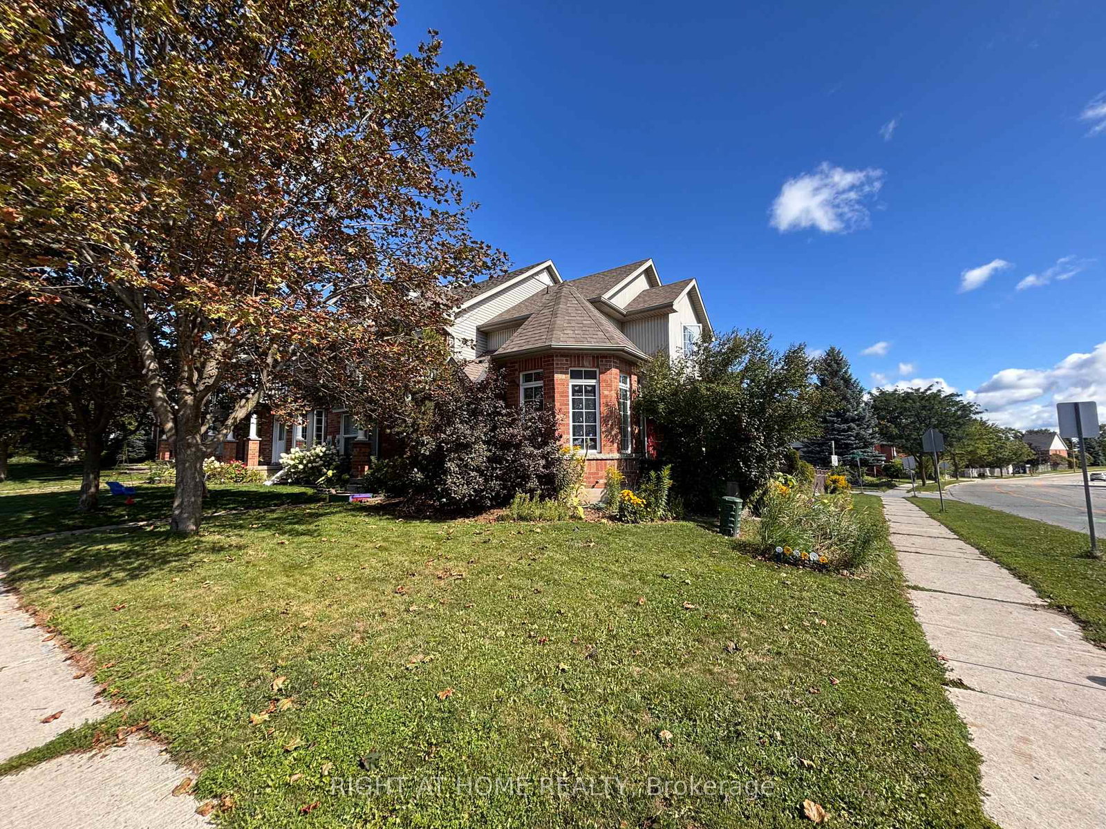 1-montgomery-boulevard-orangeville-ontario-w13730838