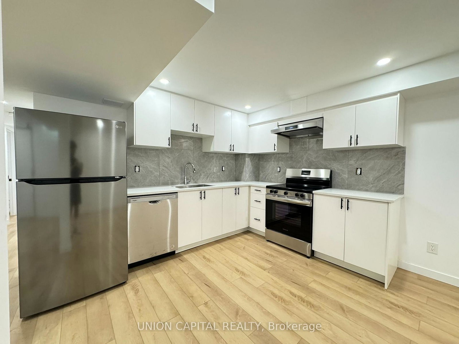 704-courtney-valley-road-mississauga-ontario-w13730940