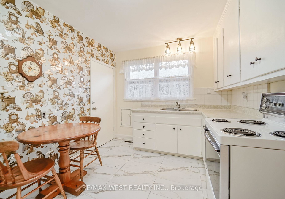 5-cromarty-drive-toronto-etobicoke-ontario-w13731148