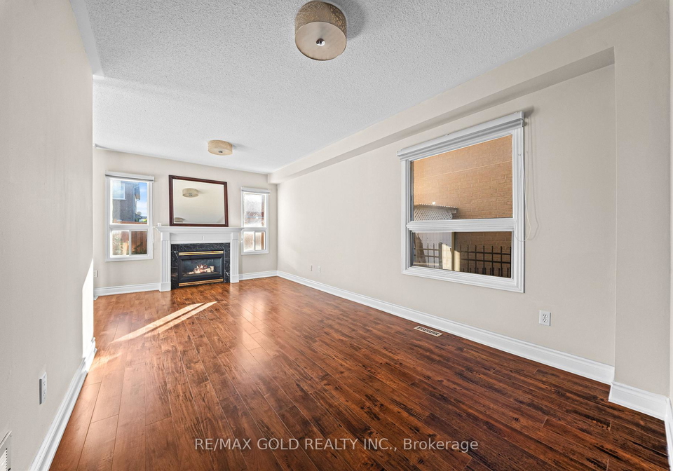 24-alberta-terrace-brampton-ontario-w13732146