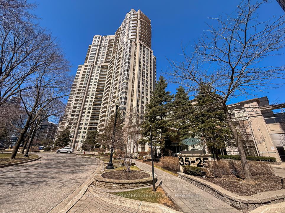 35-kingsbridge-garden-circle-mississauga-ontario-w13732160