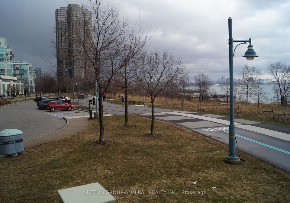 30-shore-breeze-drive-toronto-etobicoke-ontario-w13732532