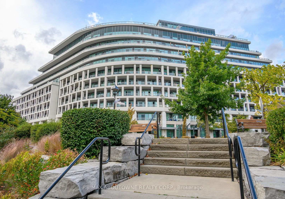 11-bronte-road-oakville-ontario-w13732544