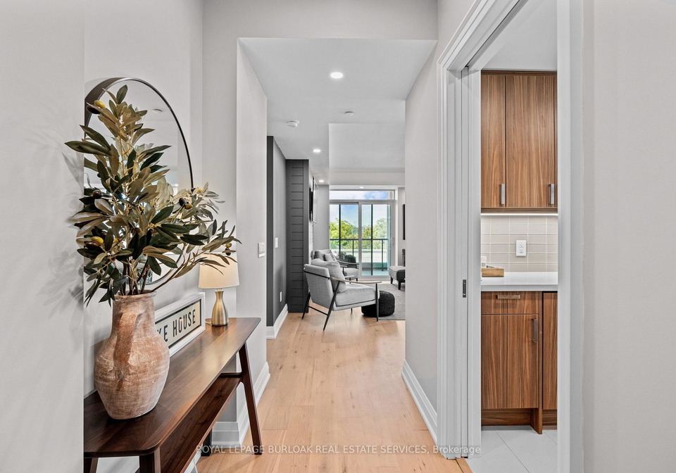 11-bronte-road-oakville-ontario-w13732798