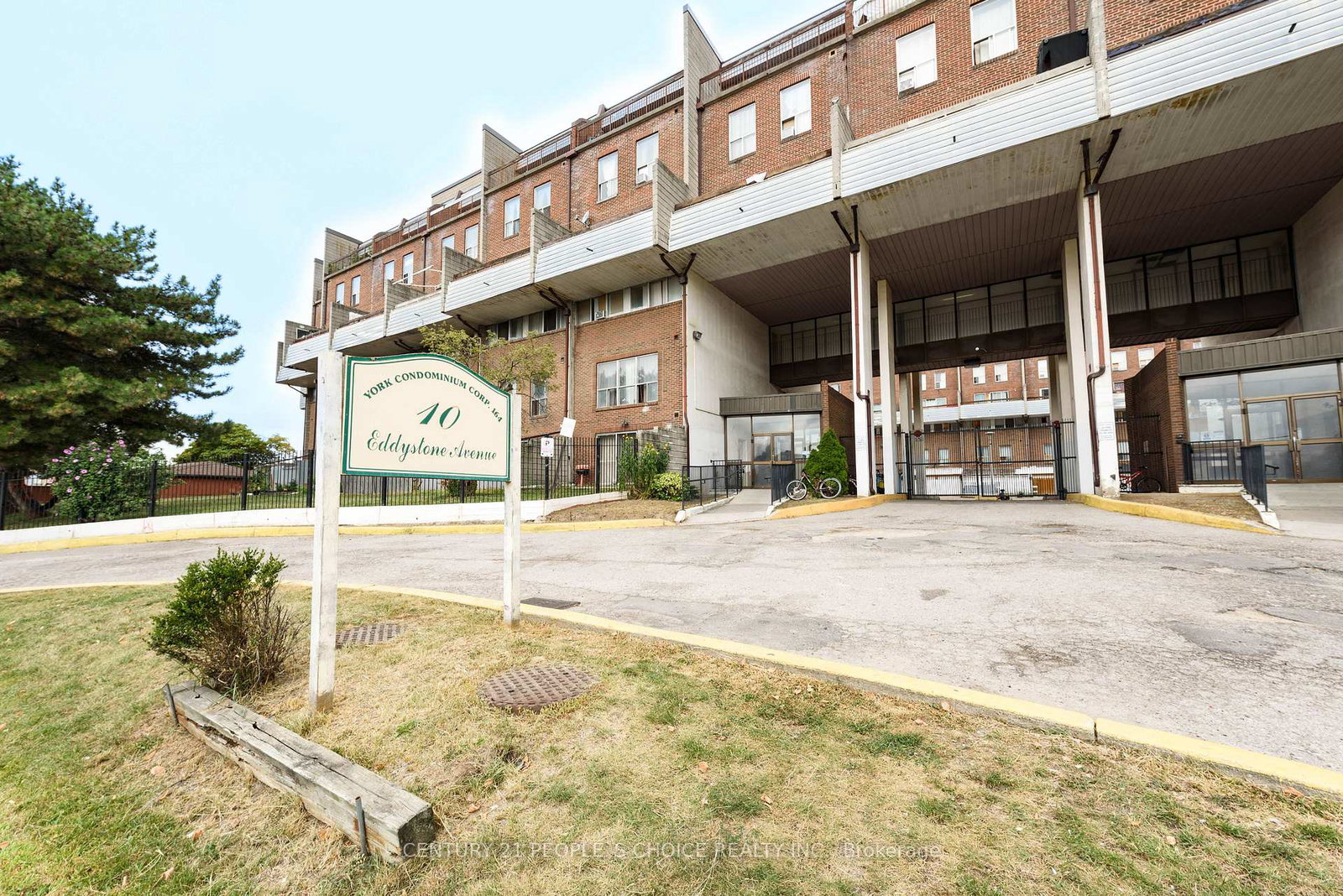10-eddystone-avenue-toronto-york-ontario-w13732846