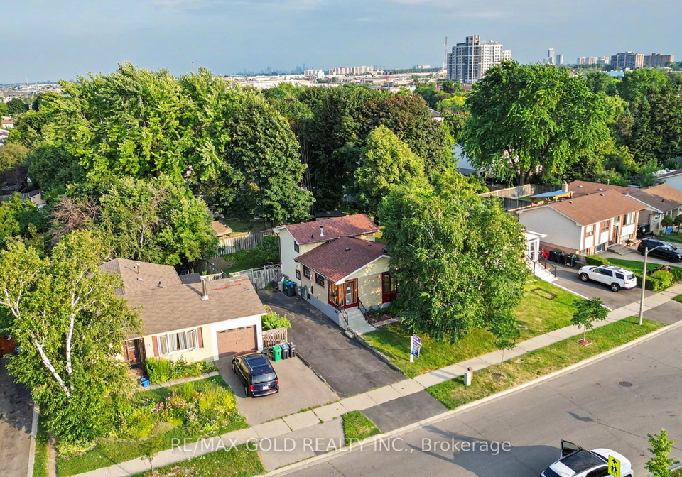 52-madoc-drive-brampton-ontario-w13732962