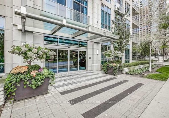 15-viking-lane-toronto-etobicoke-ontario-w13733106