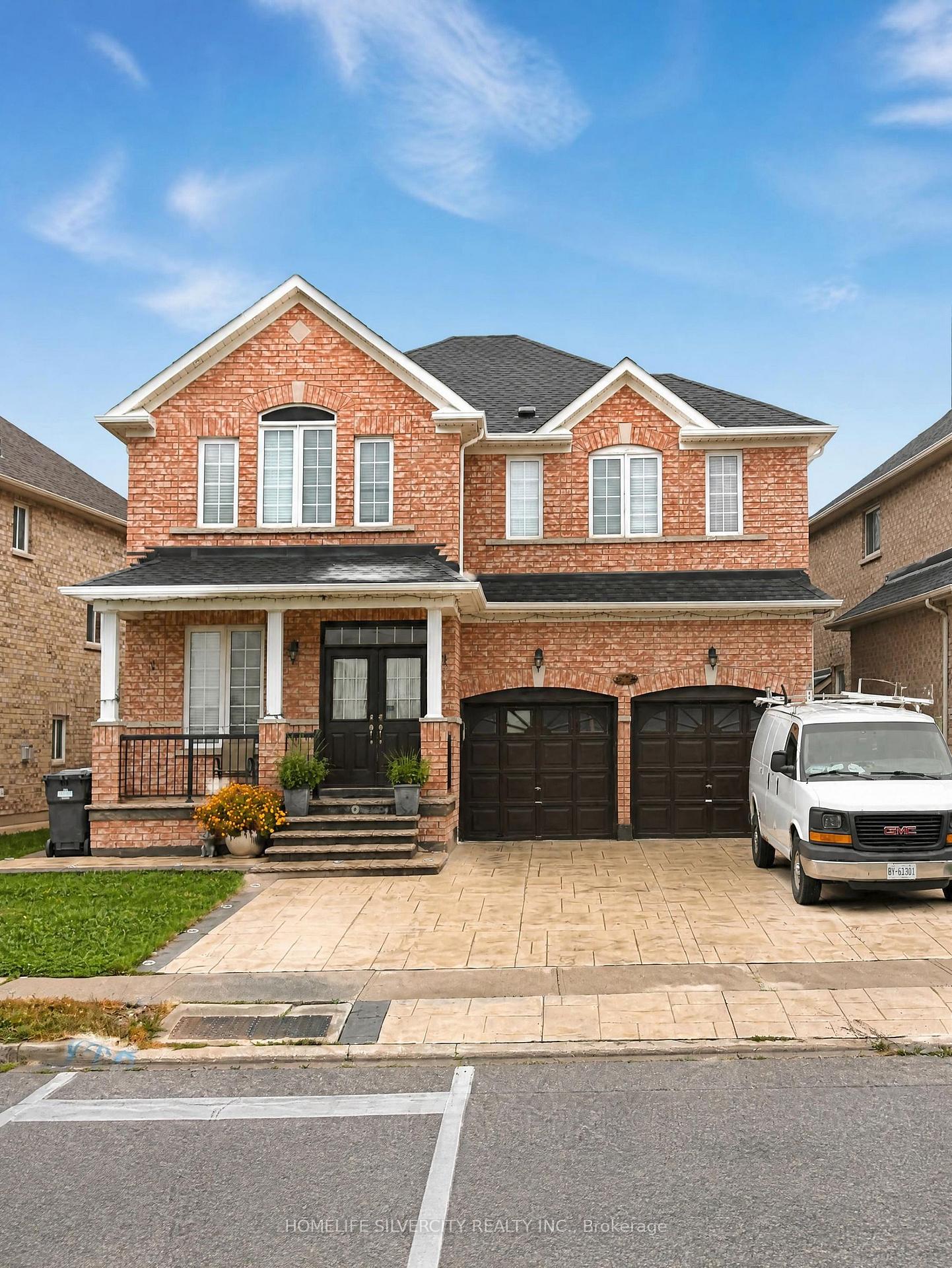 102-earlsbridge-boulevard-brampton-ontario-w13733478