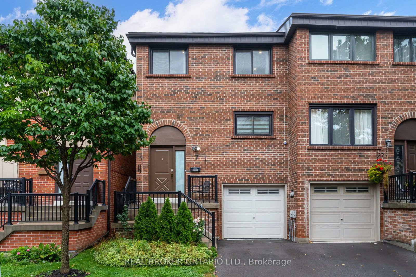 7-maple-branch-path-toronto-etobicoke-ontario-w13733584