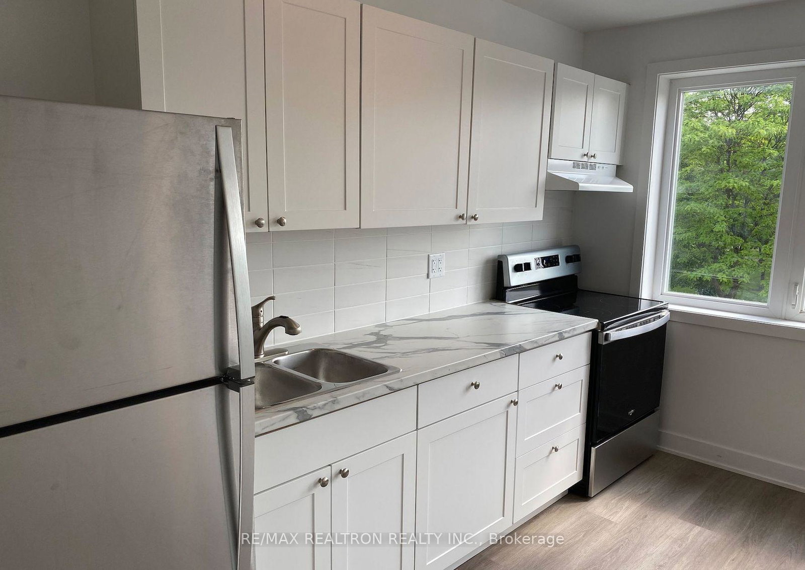 409-royal-york-road-s-toronto-etobicoke-ontario-w13734120