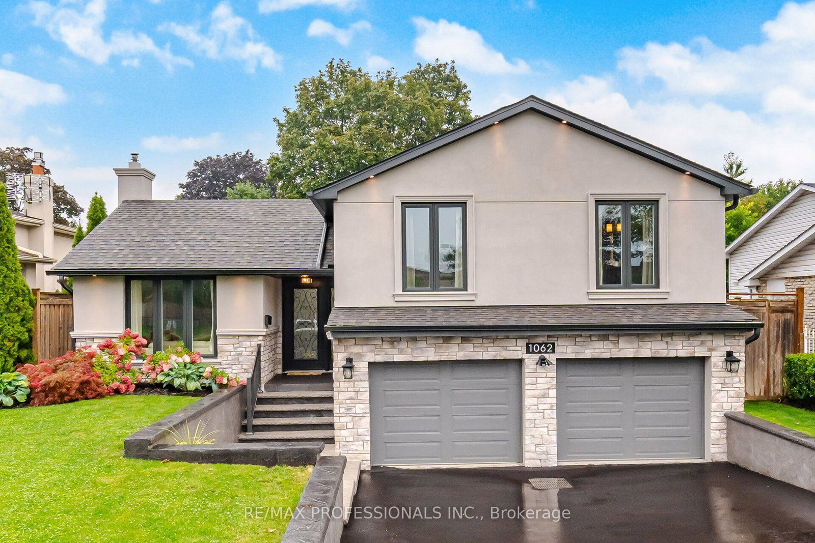 1062-mississauga-valley-boulevard-mississauga-ontario-w13734556