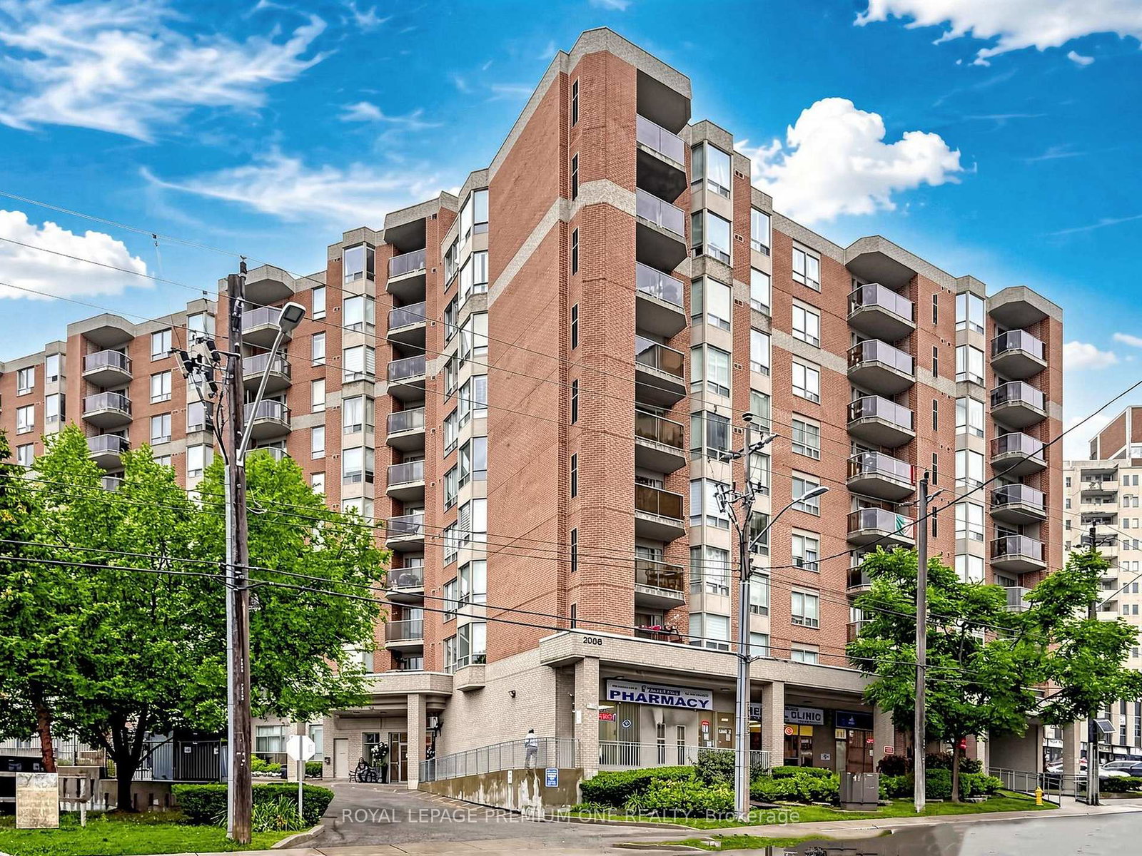 2088-lawrence-avenue-w-toronto-north-york-ontario-w13734984
