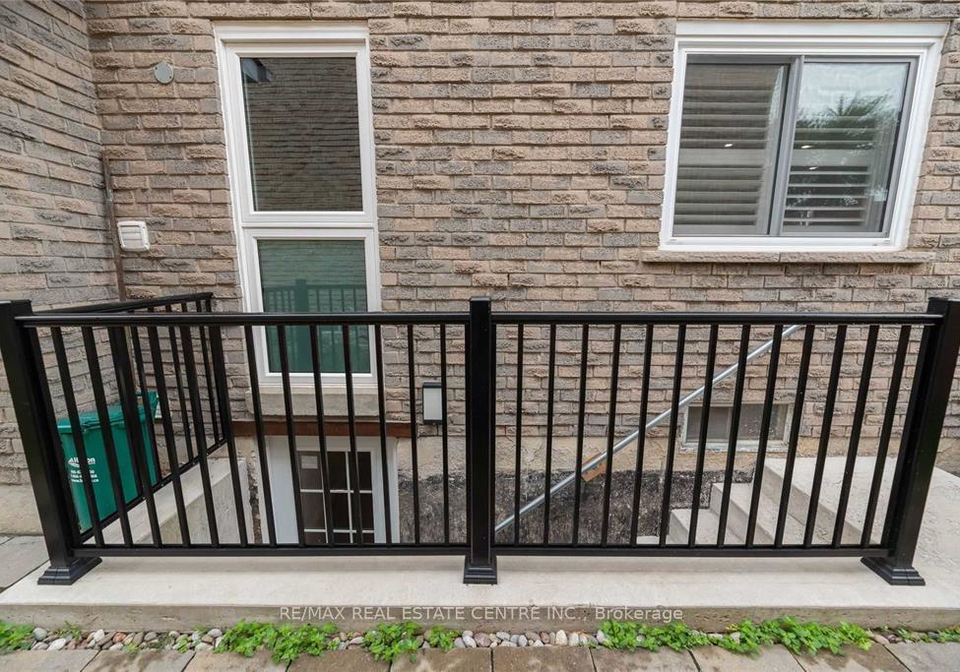 265-coxe-boulevard-e-milton-ontario-w13735394