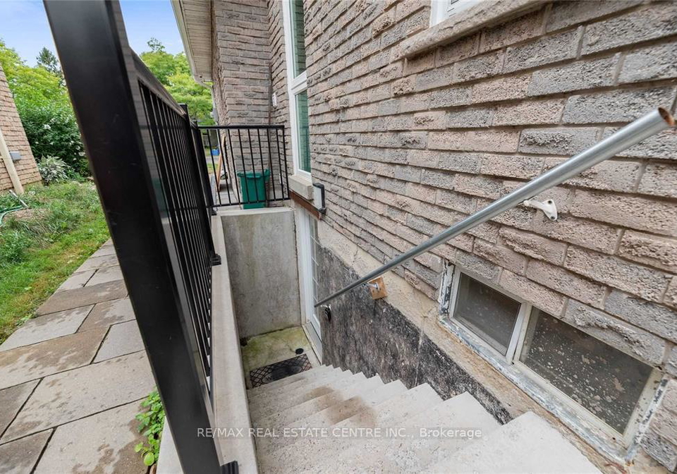 265-coxe-boulevard-e-milton-ontario-w13735394
