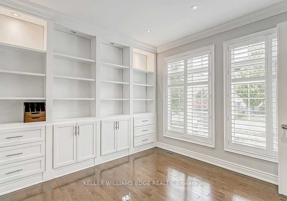 2384-rock-point-drive-oakville-ontario-w13735560