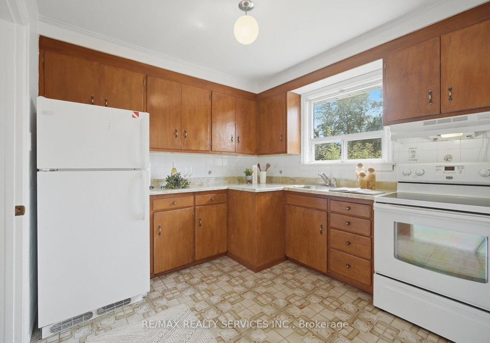 27-edgemont-drive-brampton-ontario-w13735580