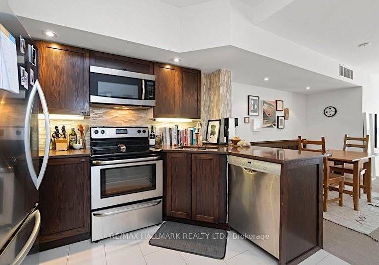 228-pacific-avenue-toronto-toronto-ontario-w13735756