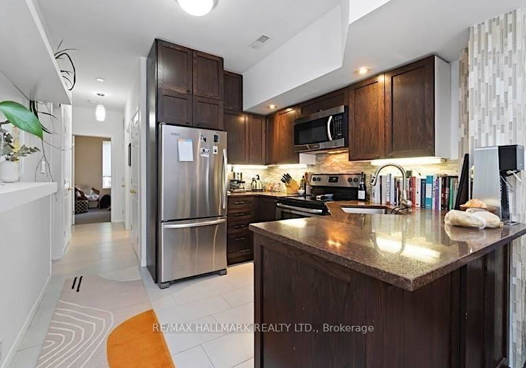 228-pacific-avenue-toronto-toronto-ontario-w13735756