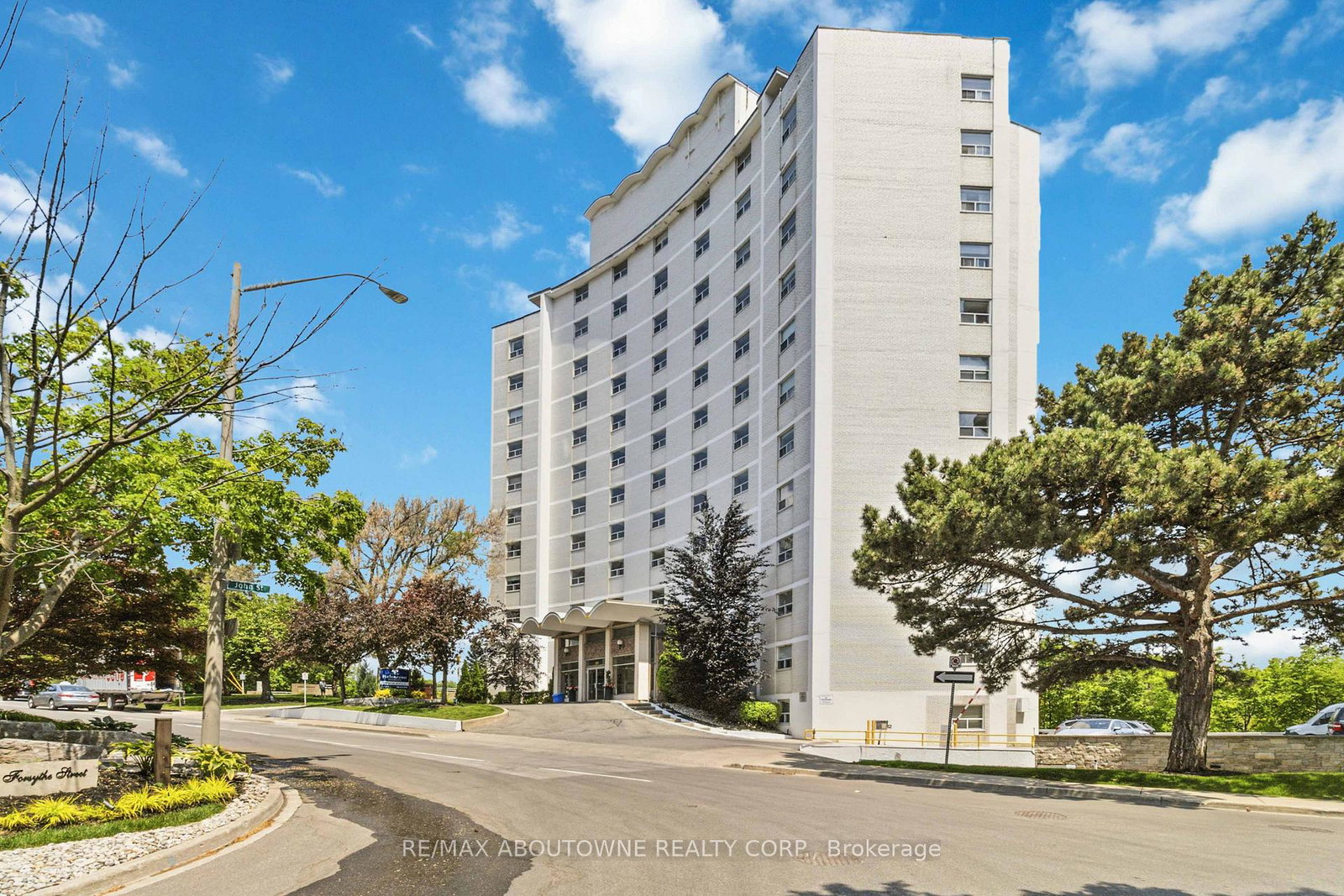 125-forsythe-street-oakville-ontario-w13735896