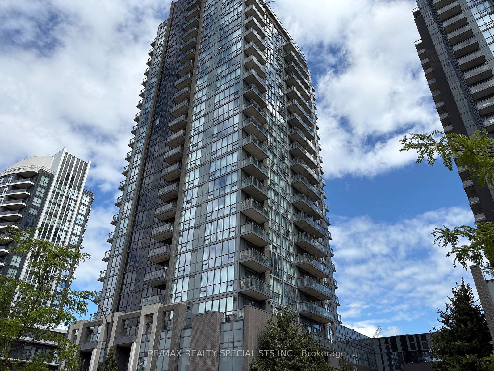 5033-four-springs-avenue-mississauga-ontario-w13736026