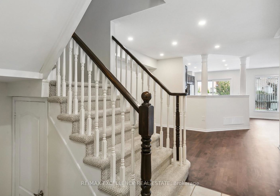 2406-baintree-crescent-oakville-ontario-w13736088