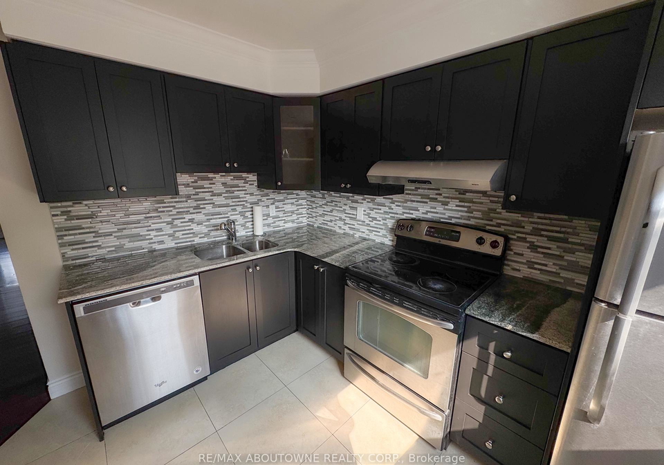2440-bromsgrove-road-e-mississauga-ontario-w13736266