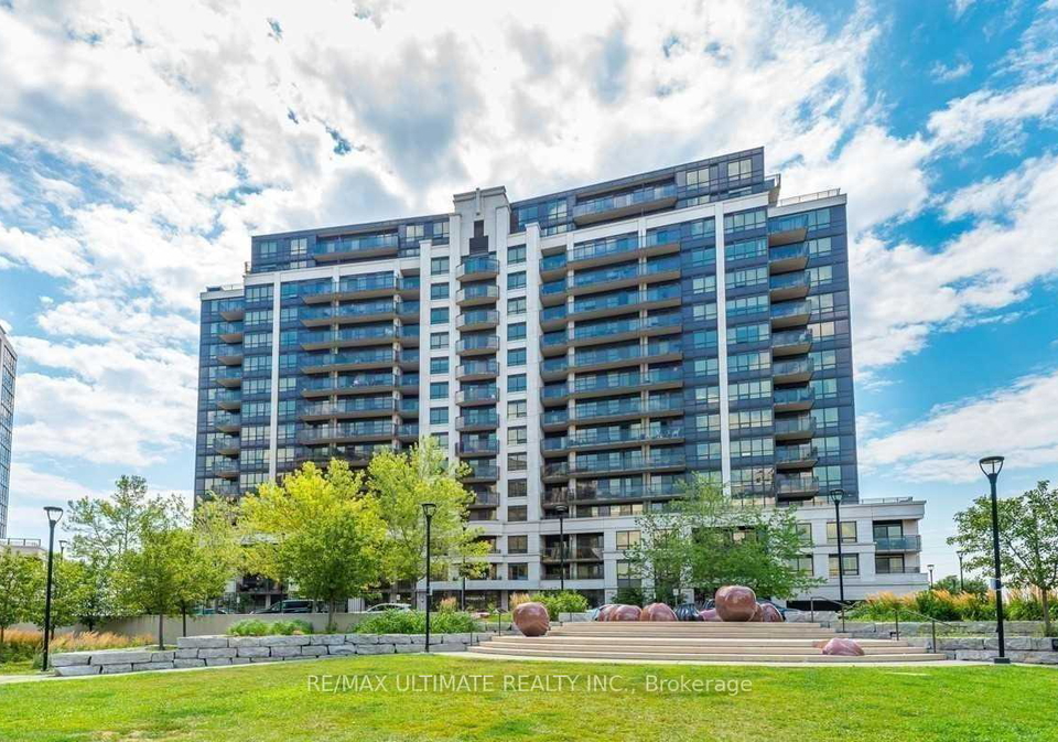 1070-sheppard-avenue-w-toronto-york-ontario-w13736334