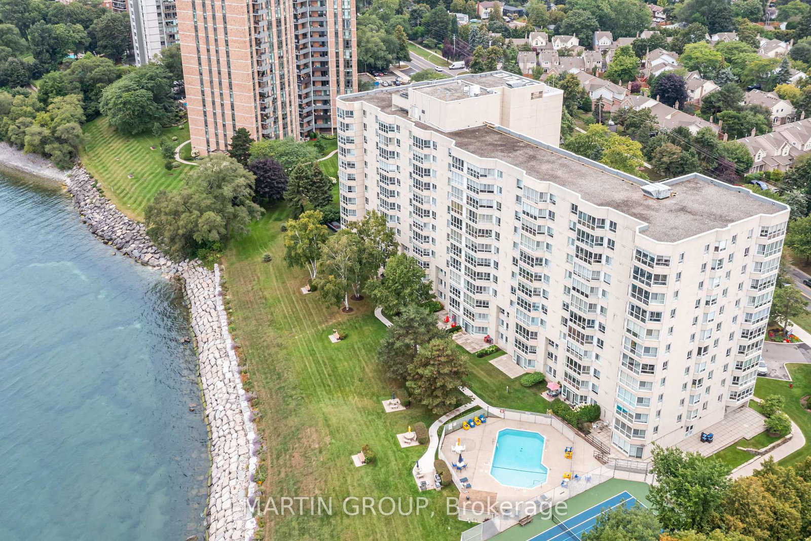 5280-lakeshore-road-burlington-ontario-w13736350