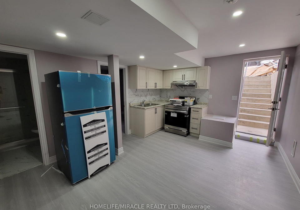 22-tawnie-crescent-basement-brampton-ontario-w13736400
