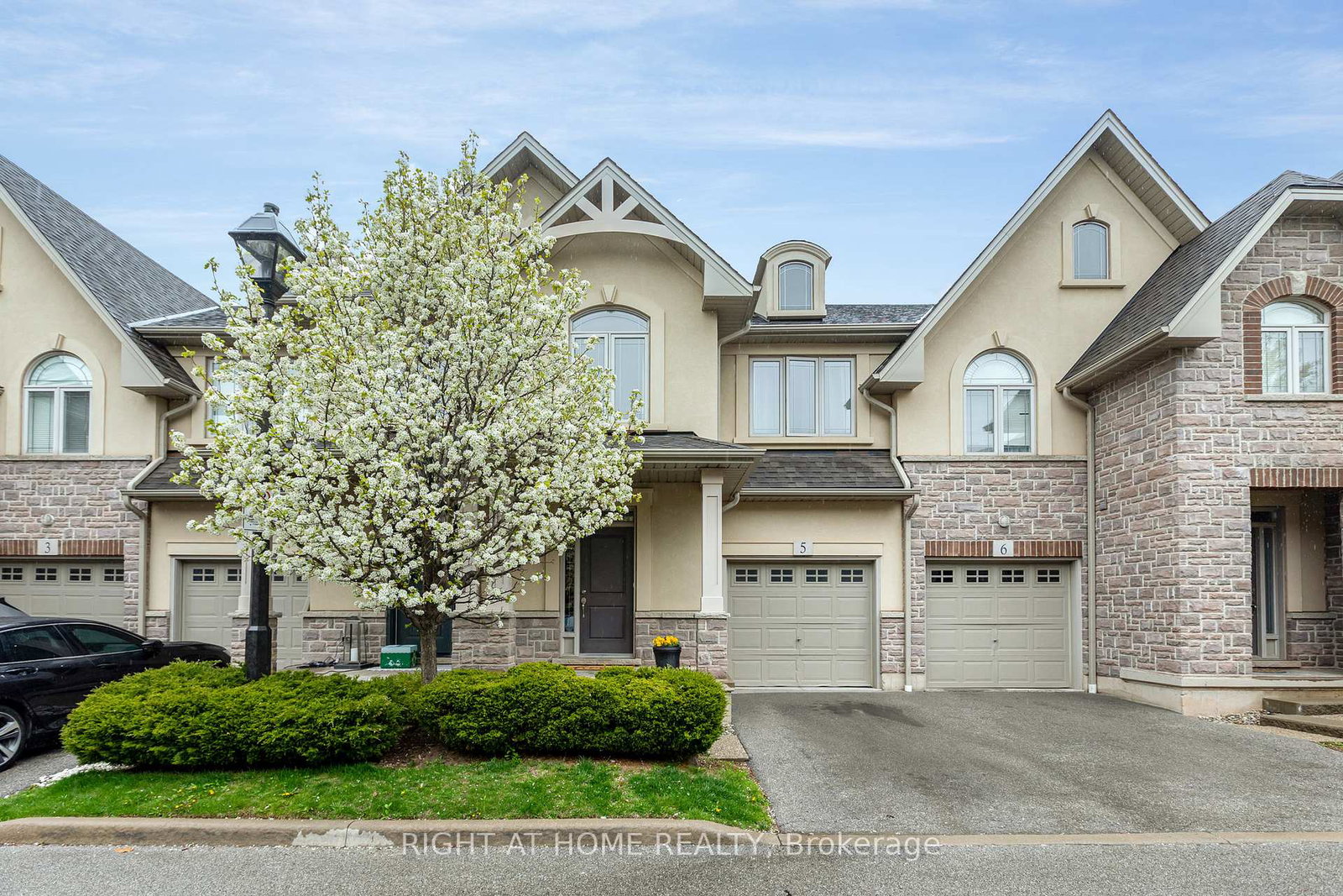 5056-new-street-burlington-ontario-w13736554